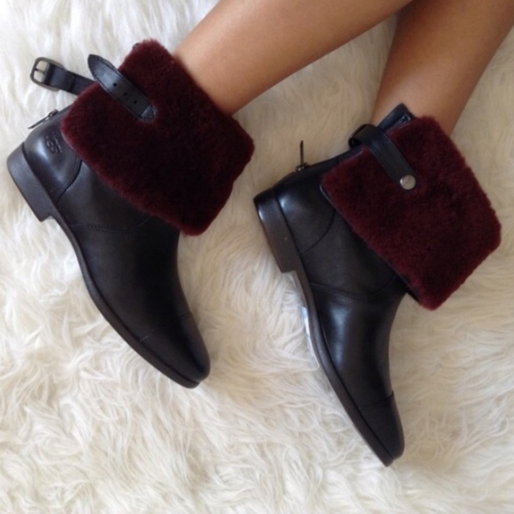 Ugg Australia ankle flat cuffed leather boots 9.5